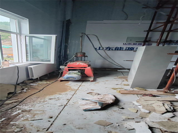 吉利地基基础下沉墙体裂缝加固注浆顶升施工